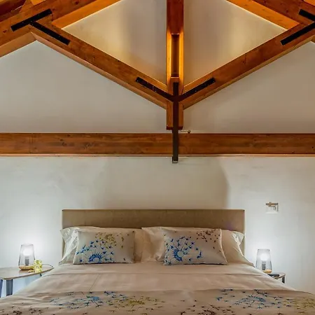 Le Maestranze Deluxe Hotel 3*