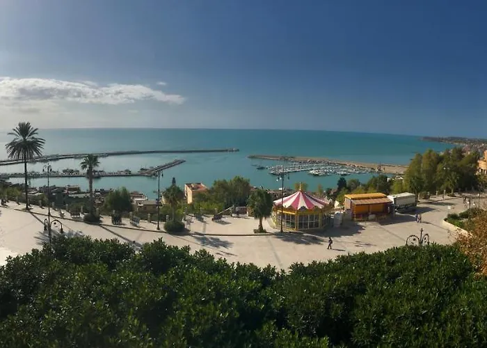 Le Maestranze Deluxe Hotel 3*